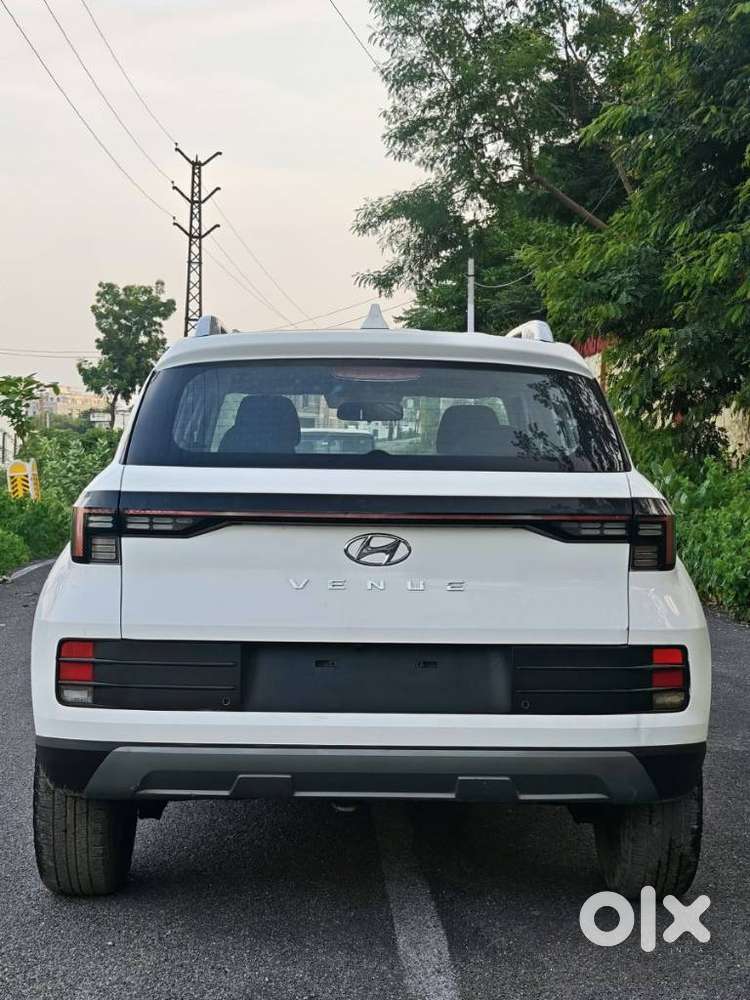 Hyundai Venue 1.2 S Plus, 2022, Petrol