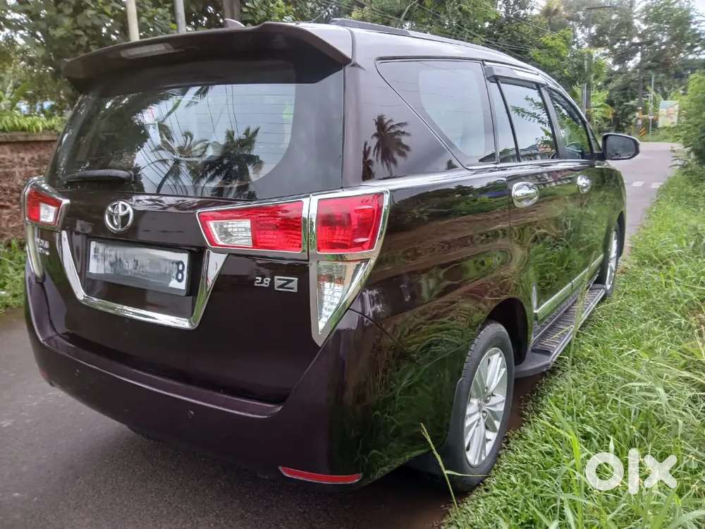 Toyota Innova 2016