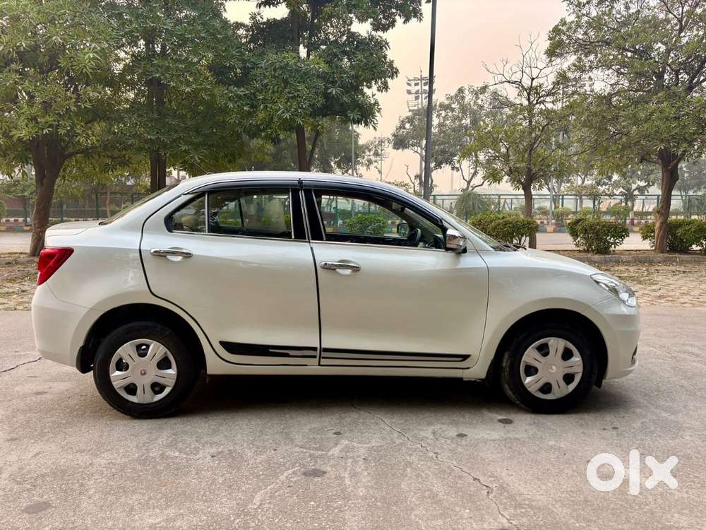Maruti Suzuki Dzire 1.2 Vxi, 2022, Petrol
