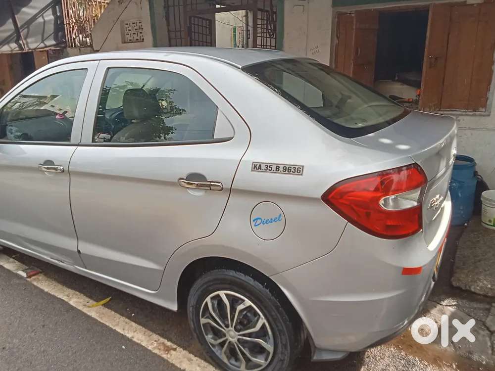 Ford Aspire Titanium Blu 2017