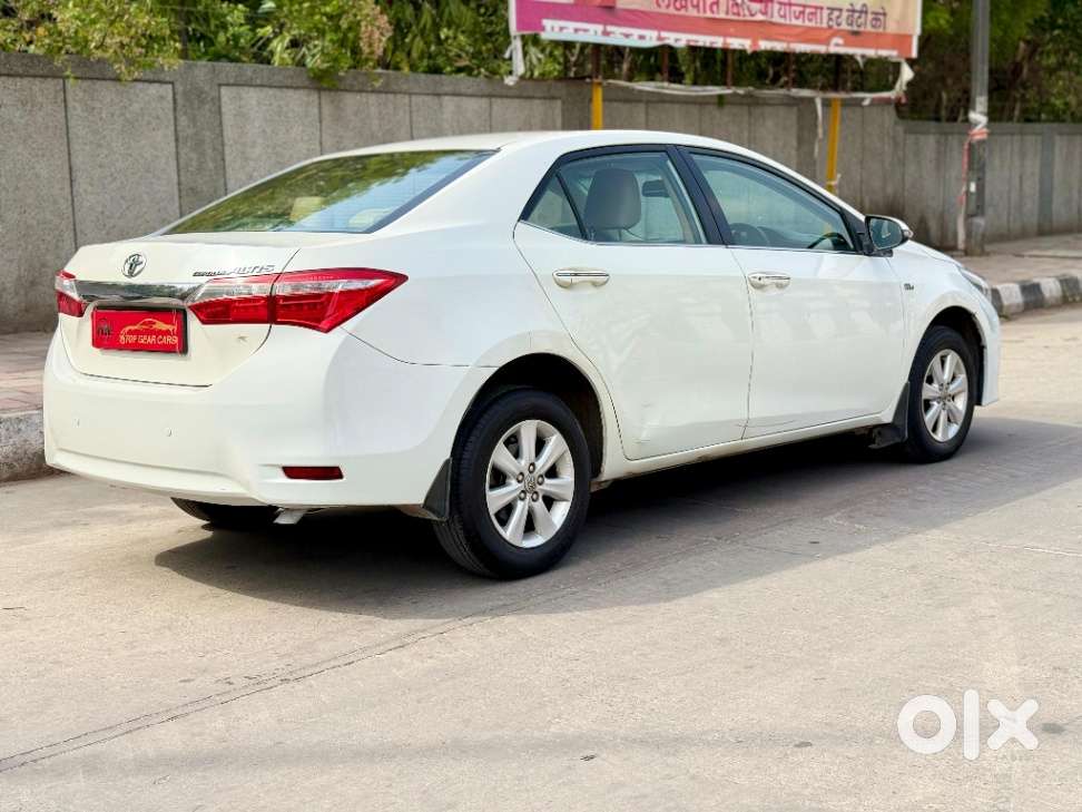 Toyota Corolla Altis G At, 2015, Petrol