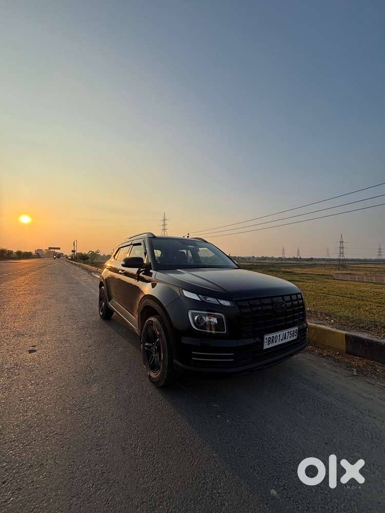Hyundai Venue Petrol 2024