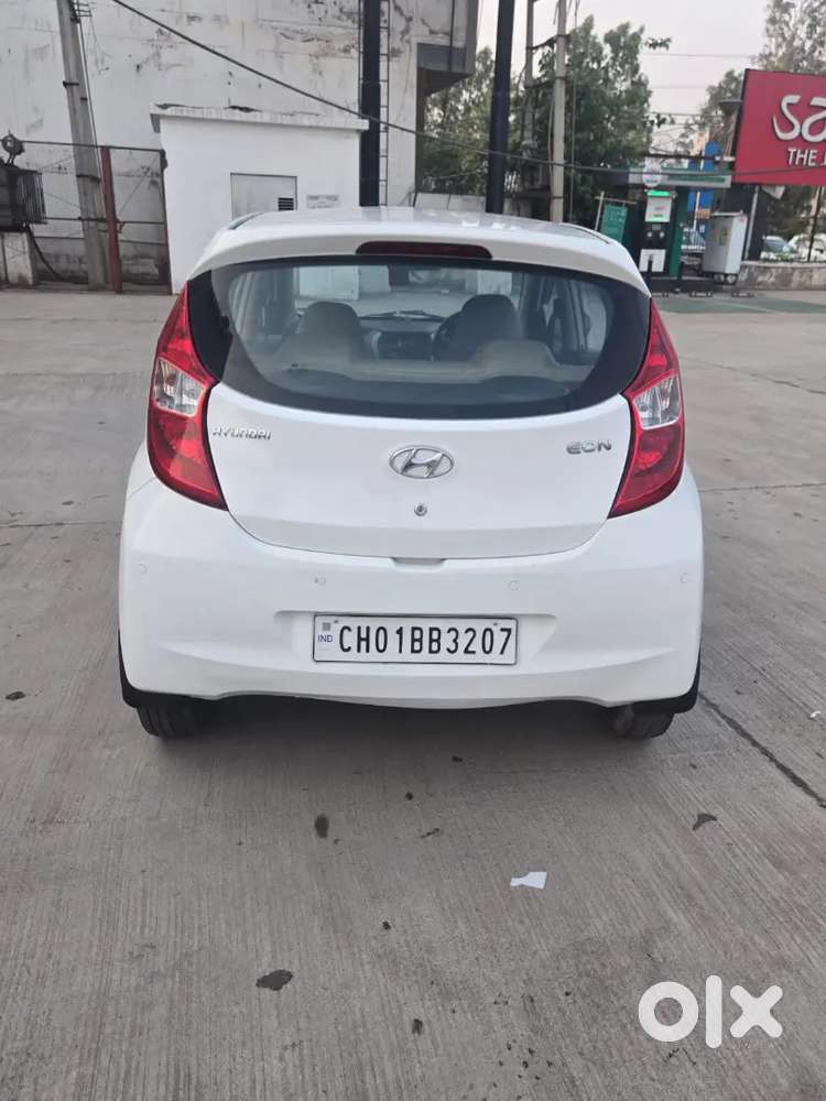 Hyundai Eon Magna 2015 Km Driven