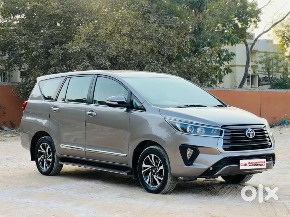 Toyota Innova Crysta [2020-ongoing] 2.4 Vx 8 Str, 2022, Diesel