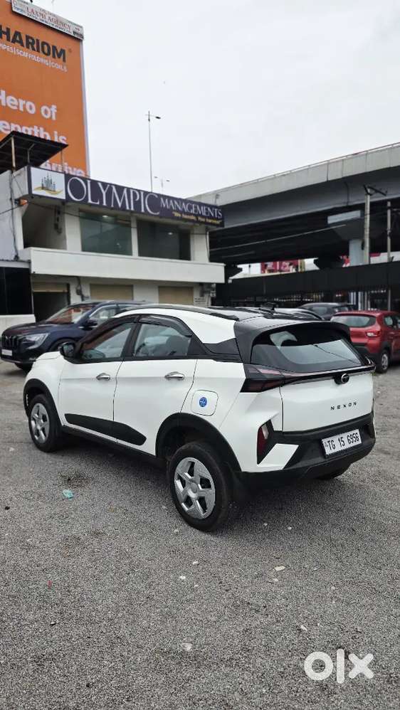 Tata Nexon Smart Plus Diesel Variant