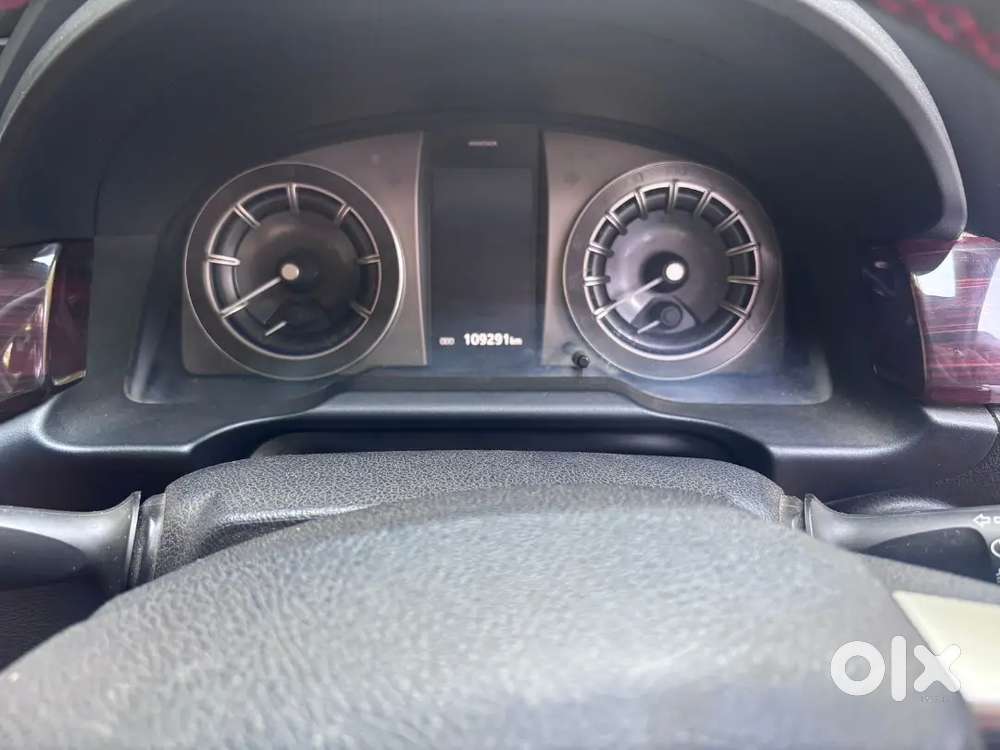 Innova Crysta 2.4 V Model 2020