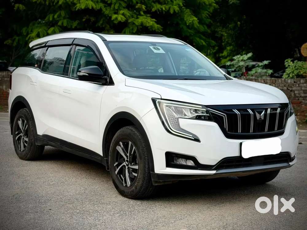 Mahindra Xuv700 2.0 Ax 5 Petrol Mt 7 Str, 2024, Petrol