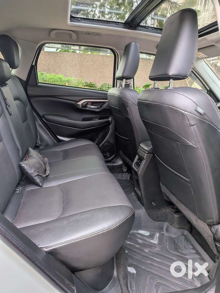 Maruti Suzuki Grand Vitara 1.5 Alpha Smart Hybrid Dual Tone, 2024, P..