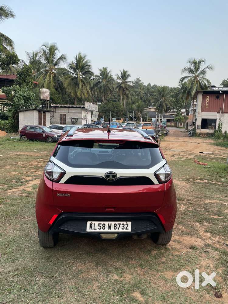 Tata Nexon 1.2 Revotron Xm (s), 2017, Petrol