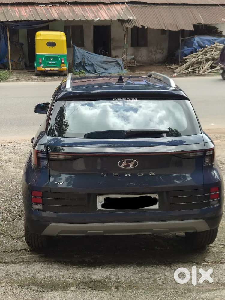 Hyundai Venue 2022 Diesel Well Maintained Sunroof With Push Button
