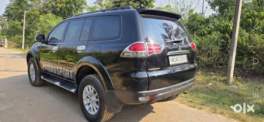 Mitsubishi Pajero Sports. Autometic