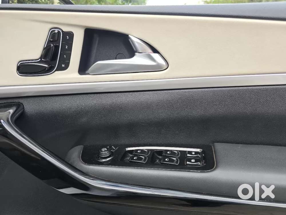 Mahindra Xuv700 2.2 Ax 7 Diesel At Luxury Pack Str, 2022, Diesel