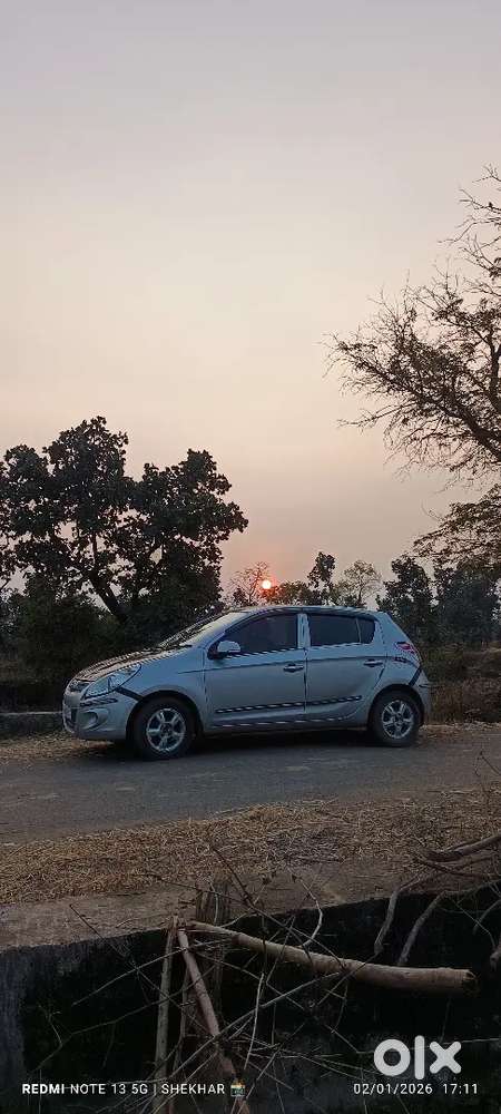 New Gaadi Lenaa Hai Krke Bechnaa Hai Gadi Mai Koi Kaam Nahi