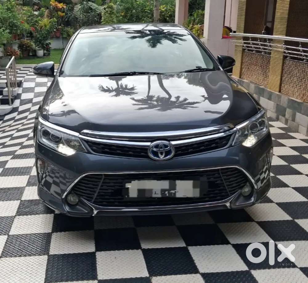 Toyota Camry 2016 Petrol 75000 Km Driven