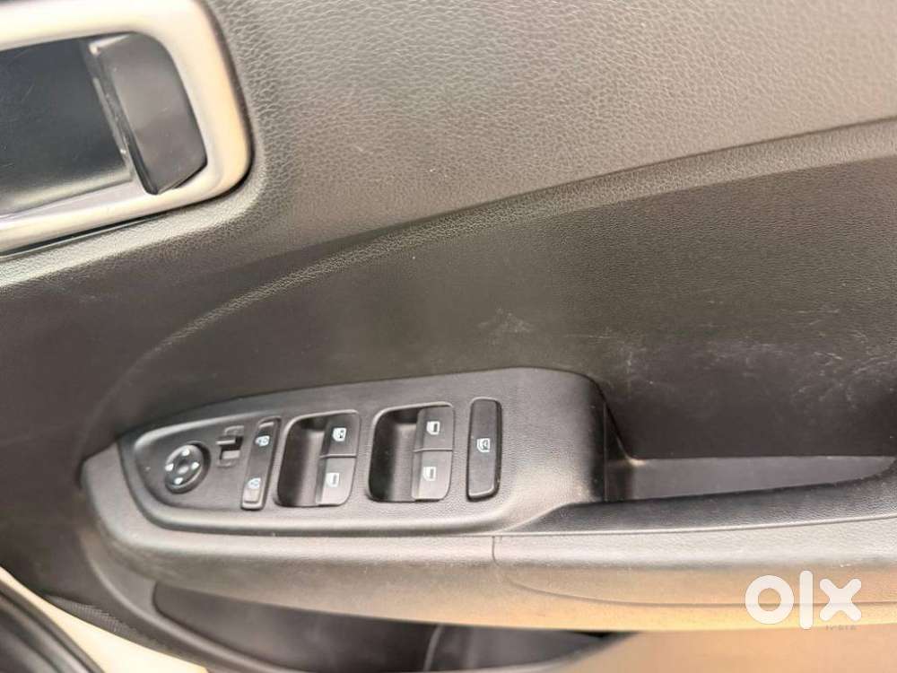 Hyundai Venue 1.2 S Plus, 2019, Petrol