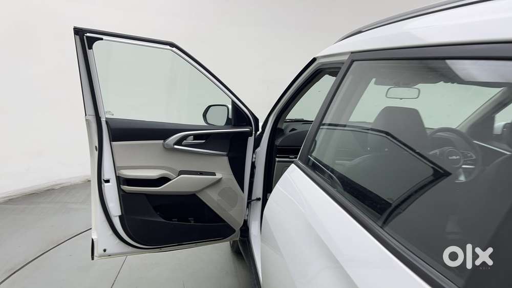 Kia Carens 1.4 Prestige 7 Str, 2023, Petrol