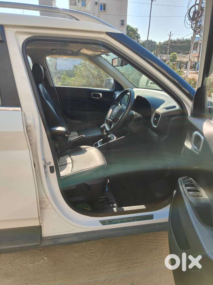 Hyundai Venue 2021 Diesel 16500 Km Driven