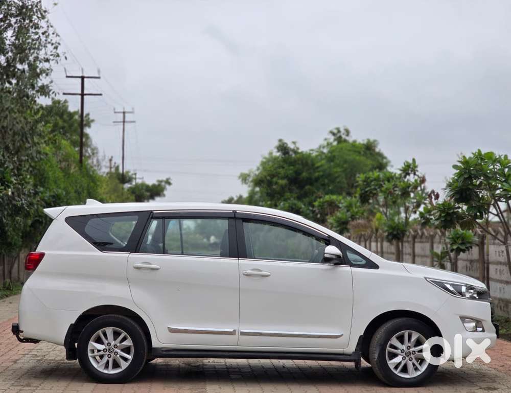 Toyota Innova Crysta 2.4 G Mt, 2017, Diesel