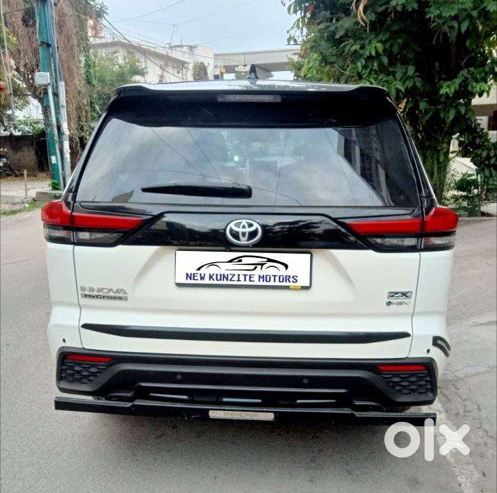 Toyota Innova Hycross 2.0 Zx (o) Hybrid 7 Str, 2025, Petrol