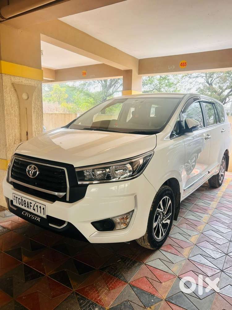 Toyota Innova Crysta 2025