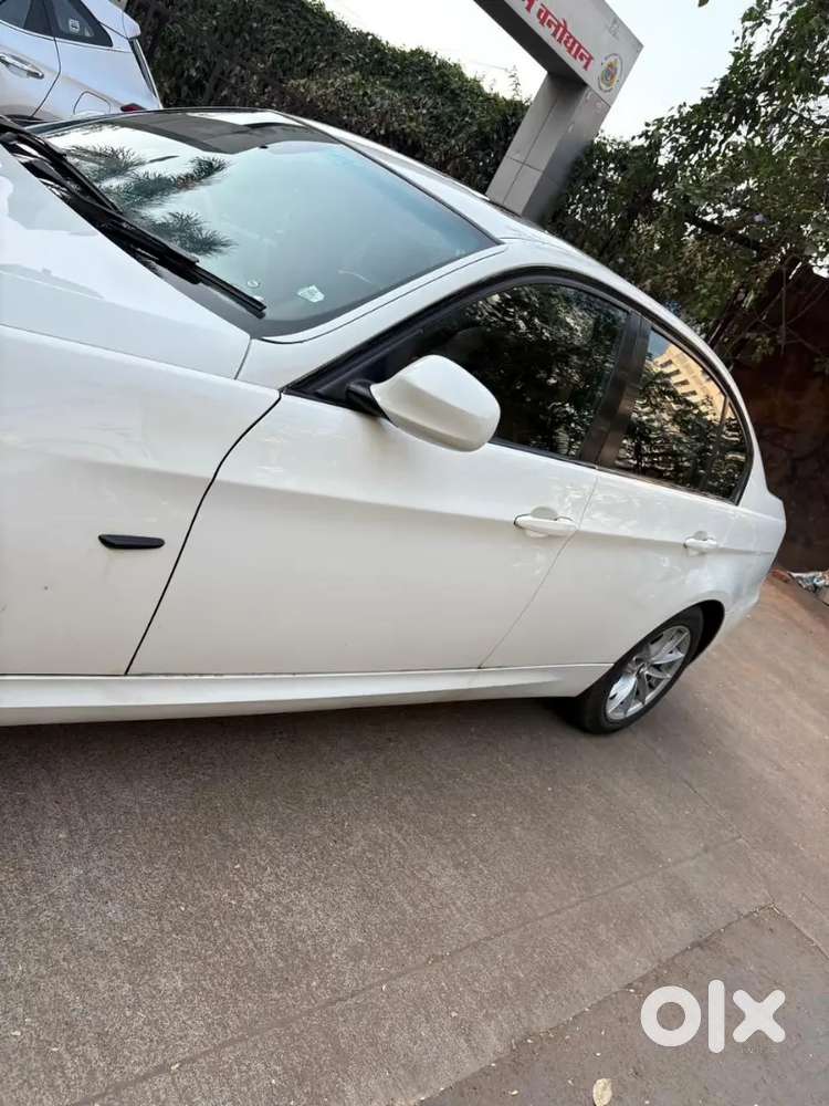 Bmw 320i 2010  White Beast
