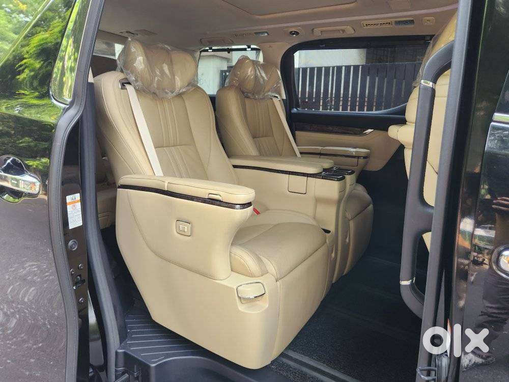 Toyota Vellfire 2.5 Executive Lounge, 2020, Petrol