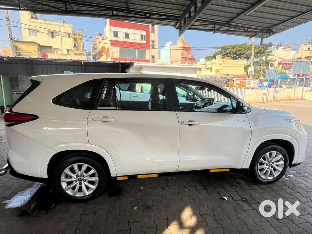 Toyota Innova Hycross 2023 Petrol  & Hybrids Well Maintained