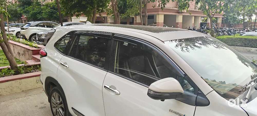 Toyota Innova Hycross 2023 Hybrid Automatic
