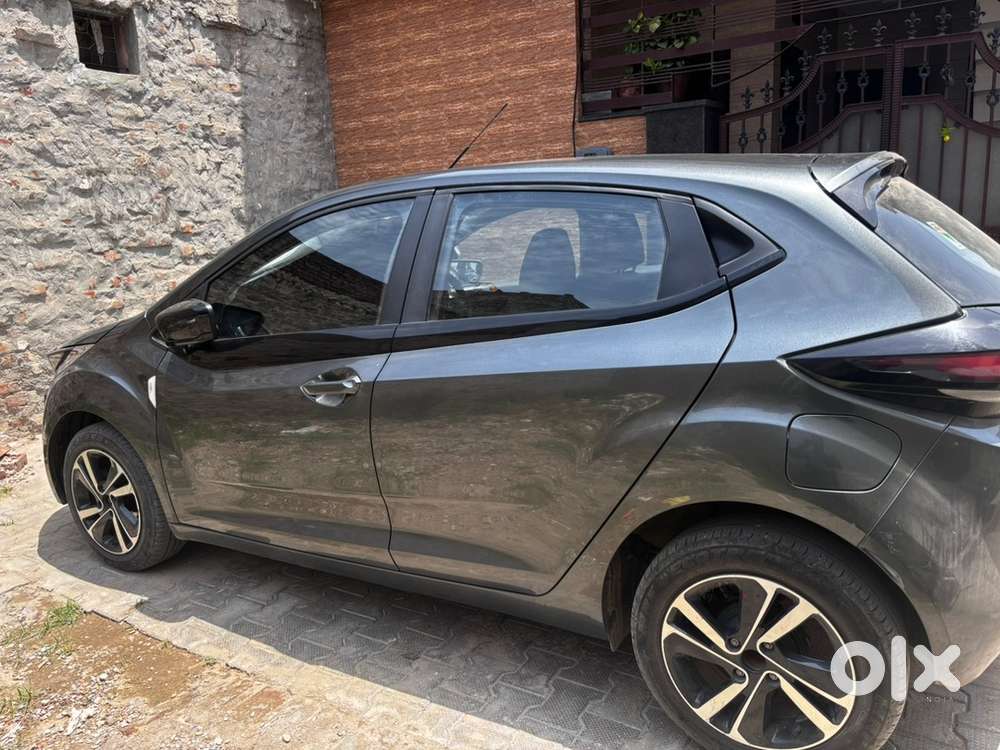 Tata Altroz Petrol 2023