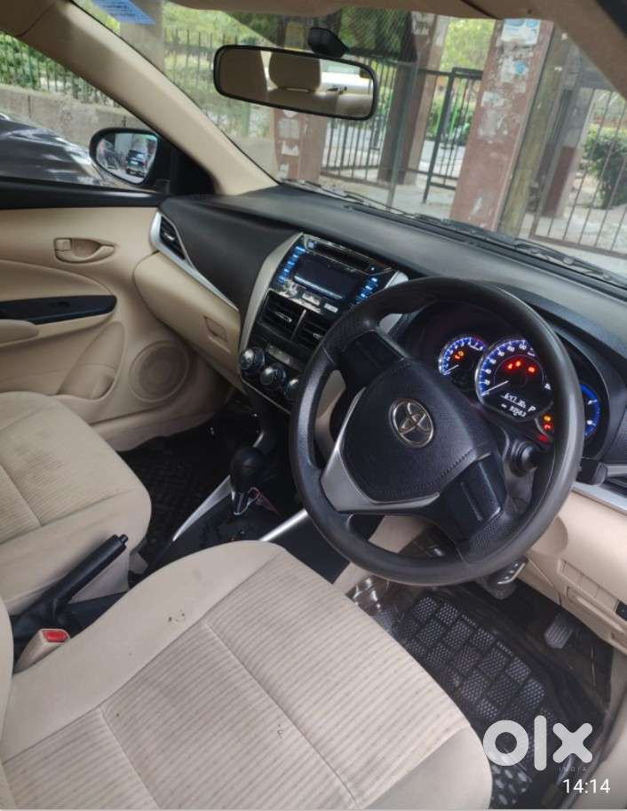 Toyota Yaris J Cvt, 2018, Petrol