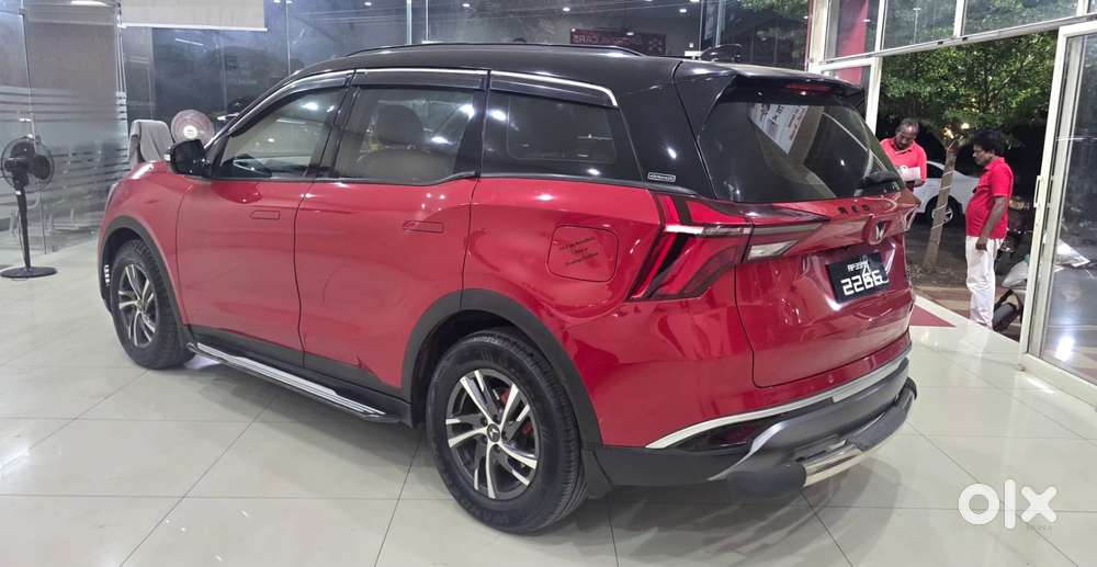 Mahindra Xuv700 2.0 Ax 5 Petrol Mt 7 Str, 2022, Petrol