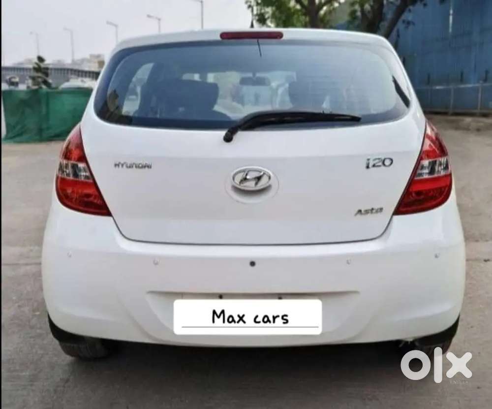Hyunda I20 Sports 1 St Owner
Vip No..7071
White Beauty
 Cng  
22 Kmpl