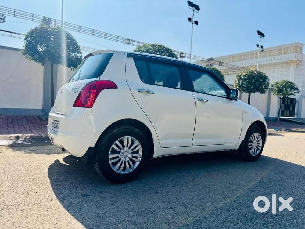 Maruti Suzuki Swift 2009 Diesel 93000 Km Driven