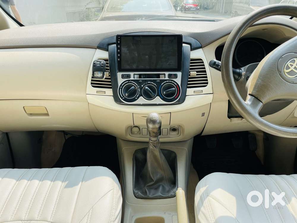 Toyota Innova 2.5 G (diesel) 8 Seater, 2011, Diesel