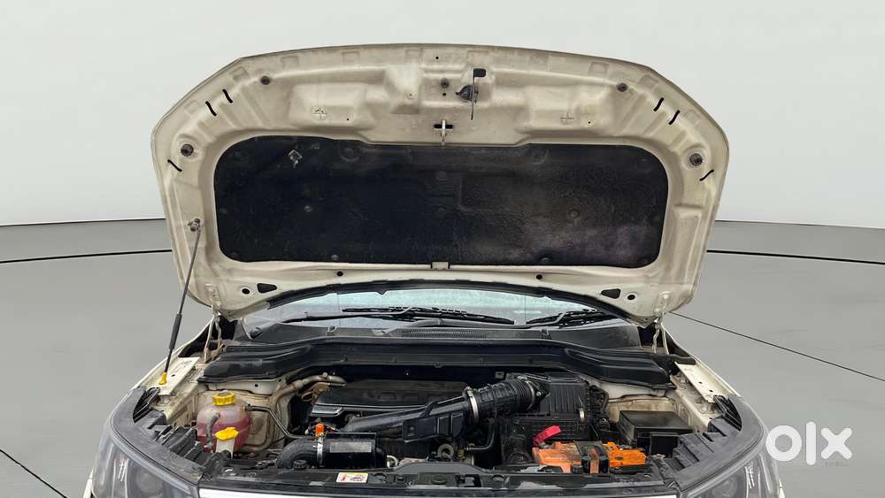 Mahindra Xuv300 W8, 2021, Petrol