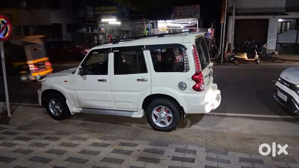 Mahindra Scorpio Classic 2010 Diesel 170000 Km Driven