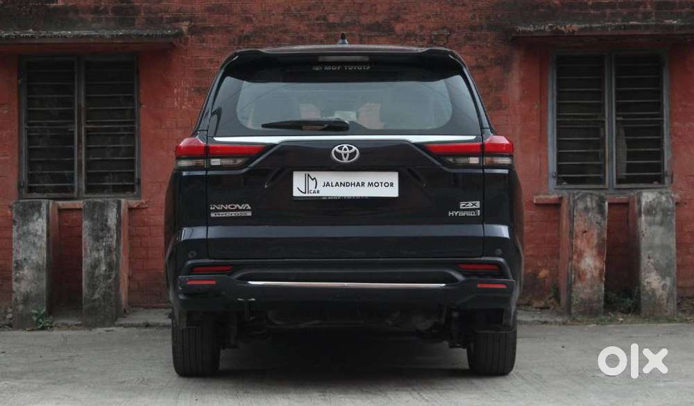 Toyota Innova Hycross 2.0 Zx Hybrid 7 Str, 2024, Petrol