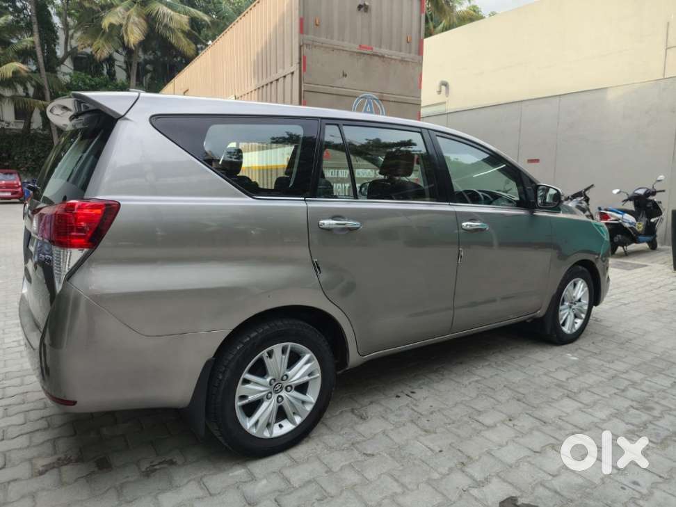 Toyota Innova Crysta 2.8z Automatic, 2019