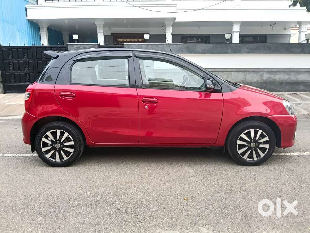 Toyota Etios Liva V Dual Tone, 2019, Petrol