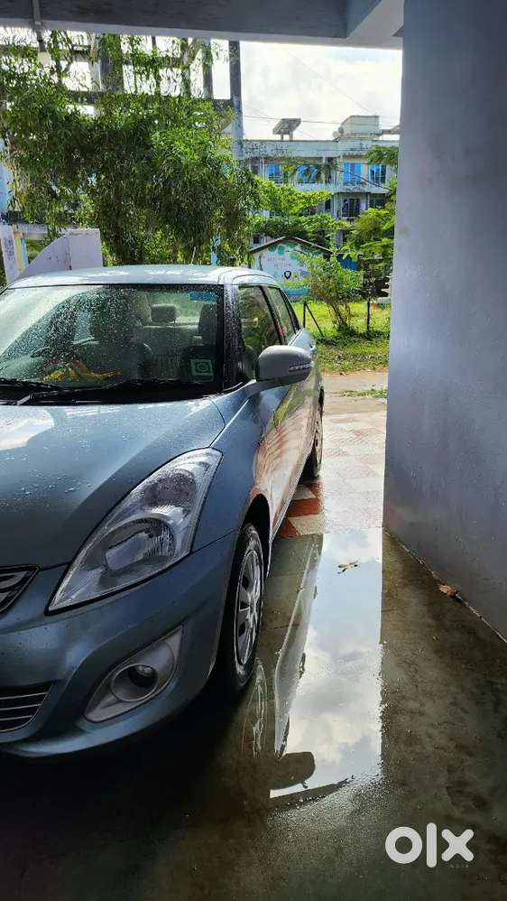 Maruti Suzuki Swift Dzire 1.2 Vxi Regal Limited 2013 Edition.