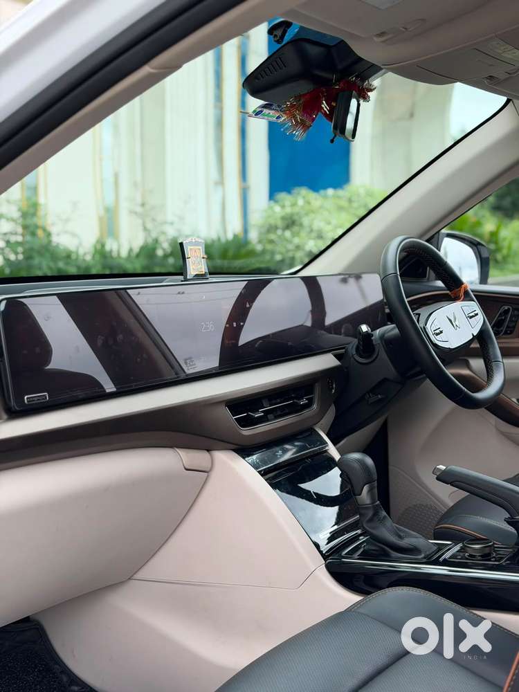 Mahindra Xuv 7xo Ax7 At, 2026, Petrol