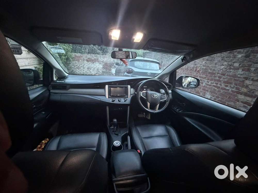 Toyota Innova Crysta 2017 Diesel Well Maintained