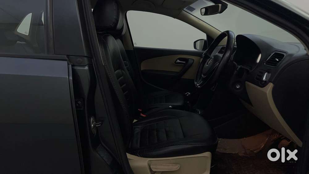 Volkswagen Polo Petrol Highline 1.2l, 2016, Petrol