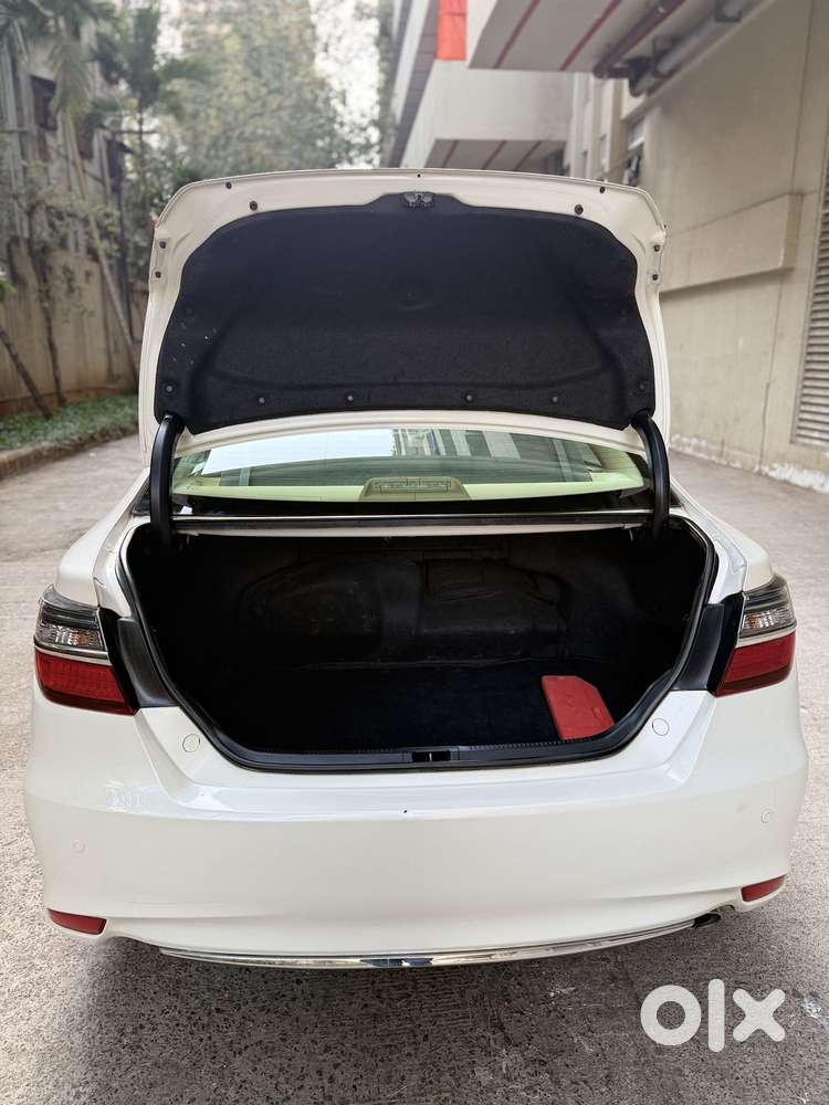 Toyota Camry Hybrid 2.5, 2018, Petrol
