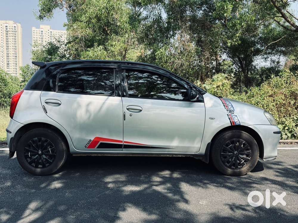 Toyota Etios Liva 2011 Petrol
