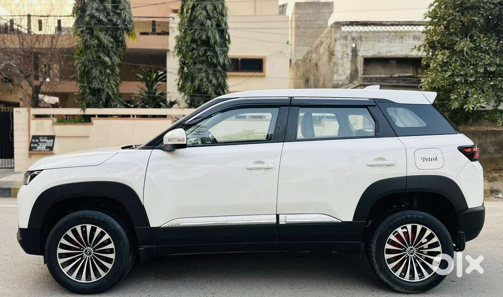 Maruti Suzuki Brezza 1.5 Vxi Smart Hybrid, 2024, Petrol