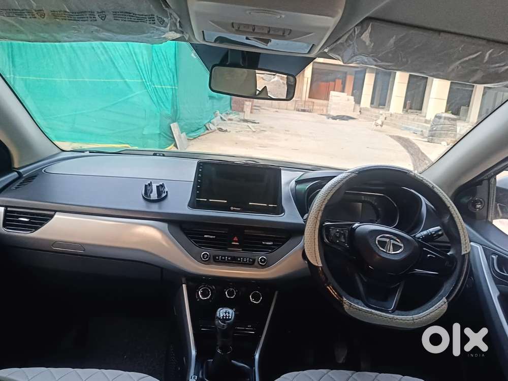 Tata Nexon, 2022, Petrol