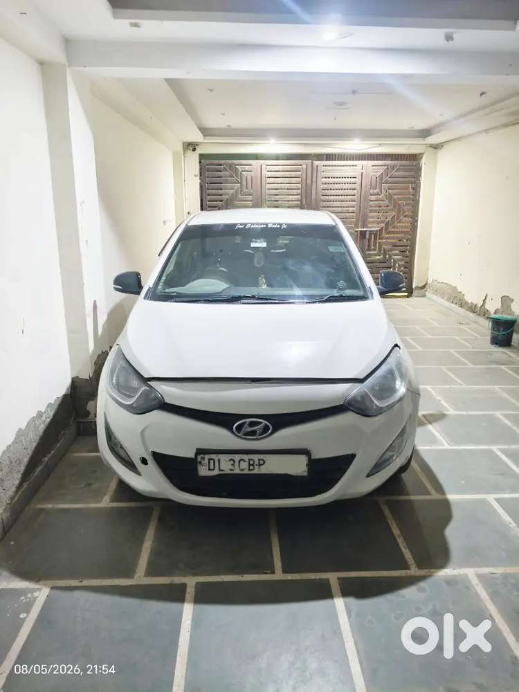 Hyundai I20 Sports Bs Iv Top Model With Cng + Petrol On Paper