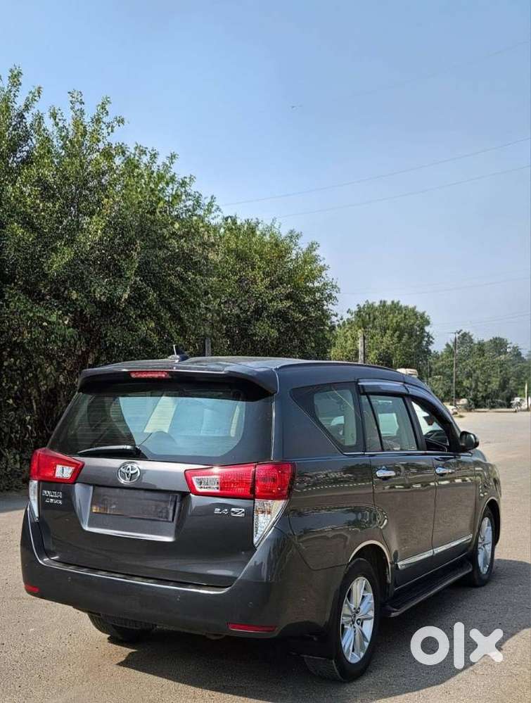 Toyota Innova Crysta