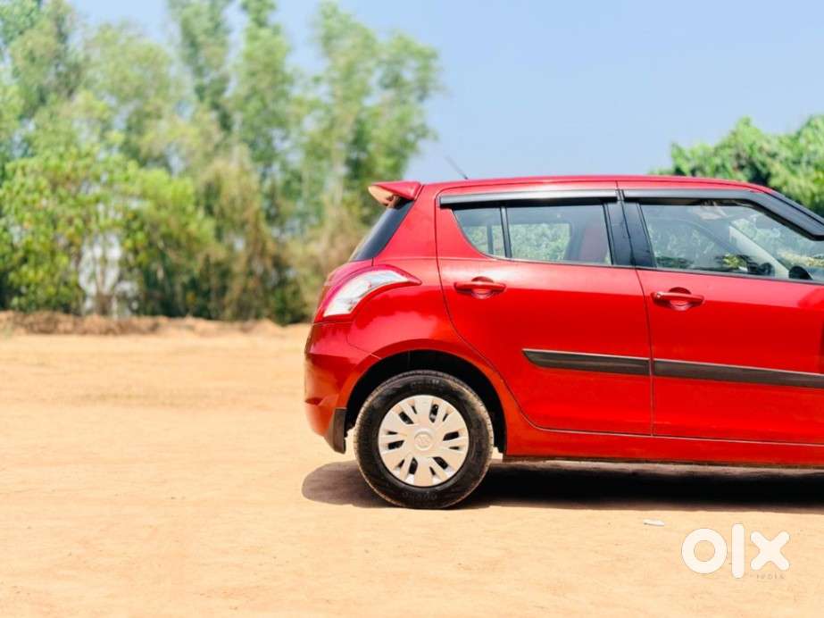 Maruti Suzuki Swift Vxi 1.2 Abs Bs-iv, 2014, Petrol